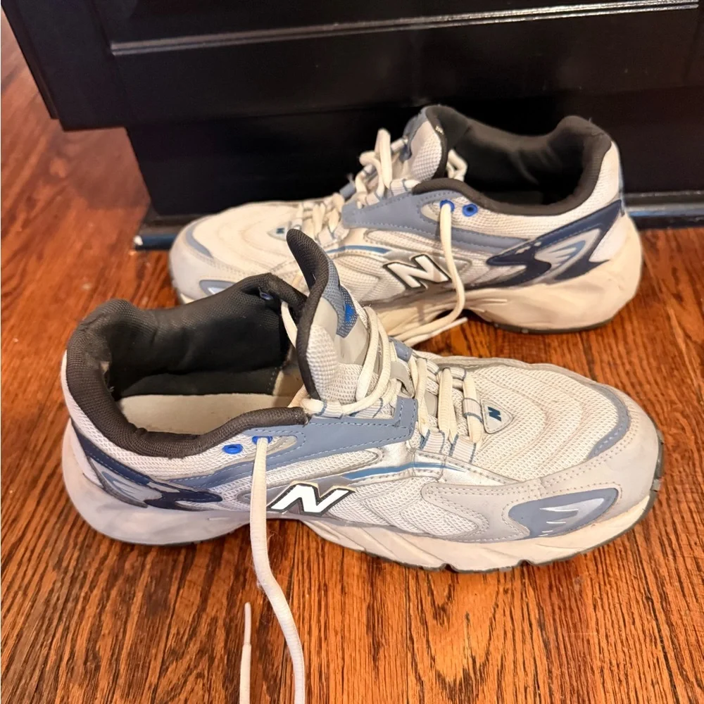 New Balance 725 Men’s 10 White and Blue Athletic Shoes - Picture 5 of 7